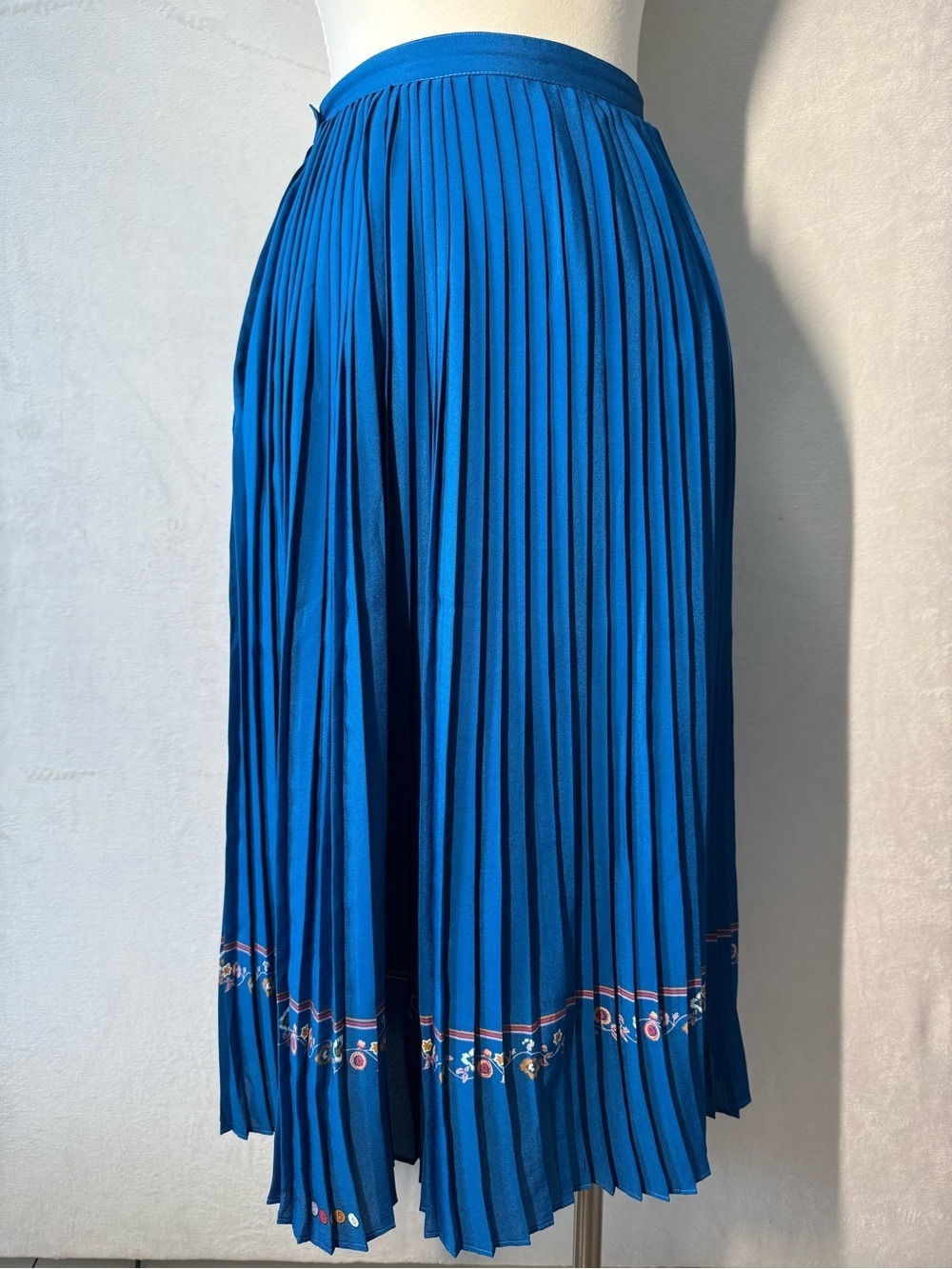 Vintage Serge Nancel Paris Pleated Midi Skirt in Blue Silky size 38